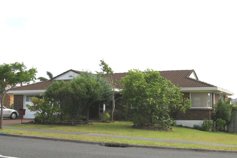 Photo of property in 111 Marina View Drive, West Harbour, Auckland, 0618