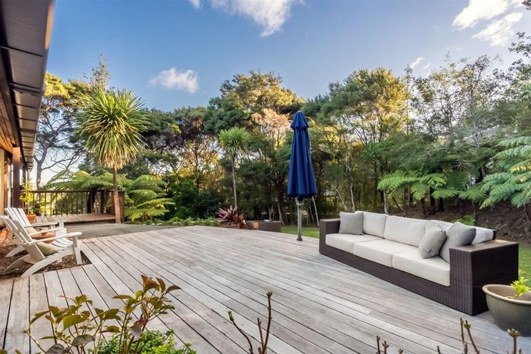 Photo of property in 16 Wilding Avenue, Northcote Point, Auckland, 0627