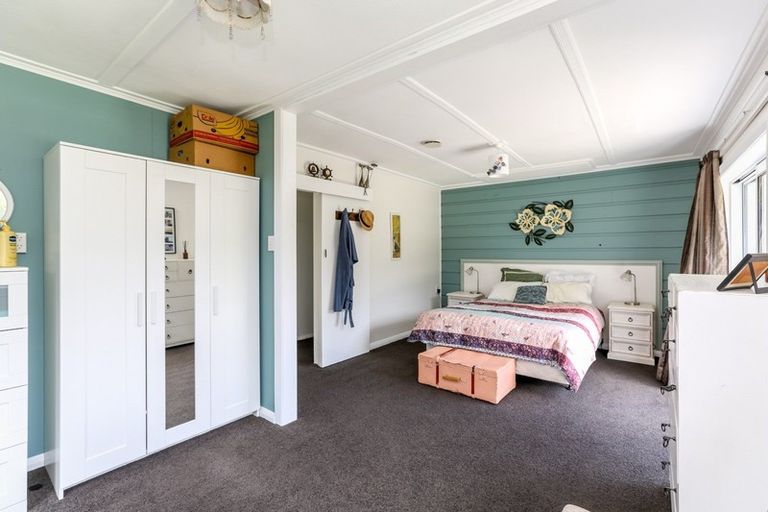 Photo of property in 2 Tayler Street, Eltham, 4322