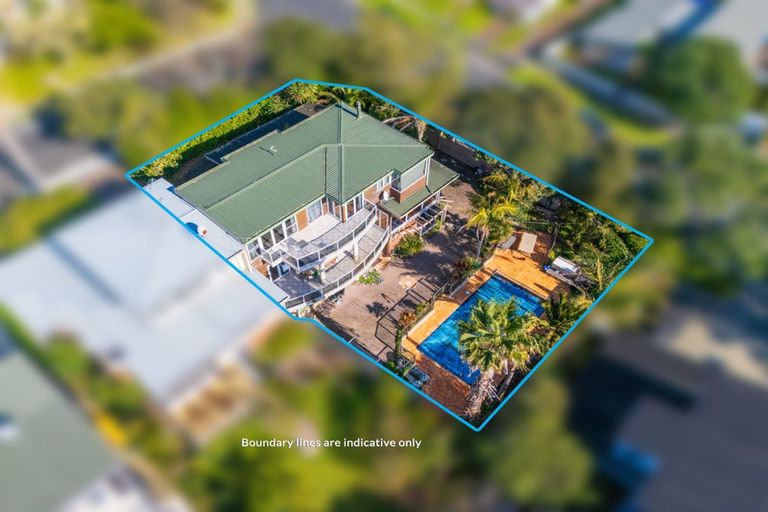 Photo of property in 31 Rothesay Bay Road, Rothesay Bay, Auckland, 0630