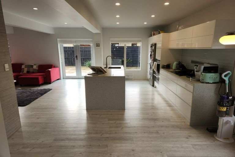 Photo of property in 7a Lesley Grove, Waikanae, 5036