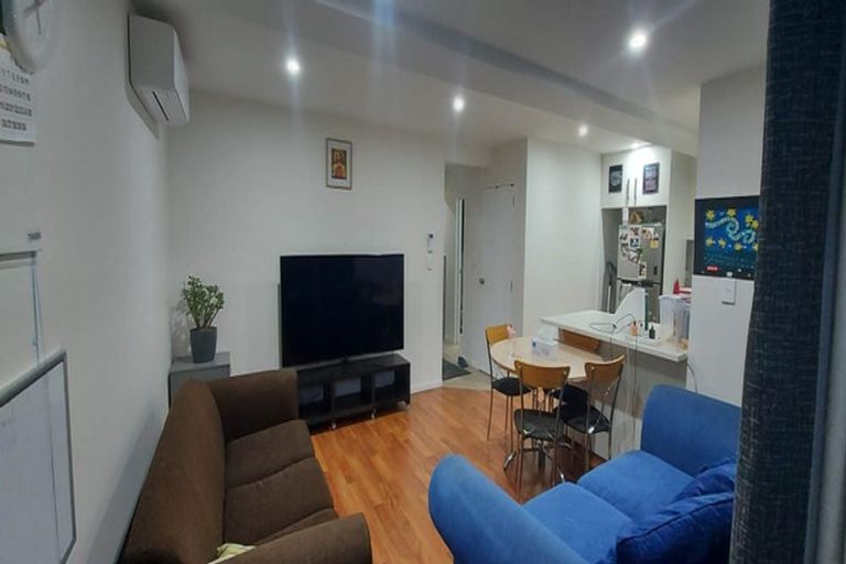 Photo of property in 20c Kohekohe Street, New Lynn, Auckland, 0600