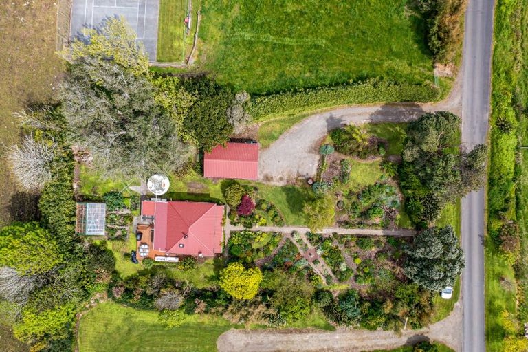 Photo of property in 840 Pukearuhe Road, Waiiti, Urenui, 4377