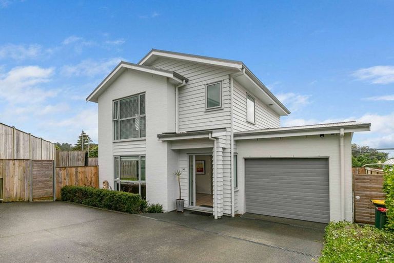 Photo of property in 30 William Wallbank Crescent, Swanson, Auckland, 0614