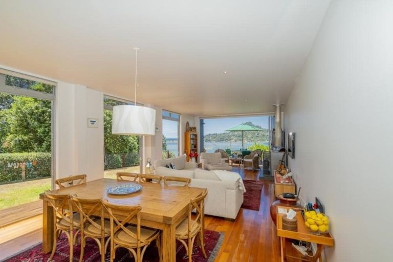 Photo of property in 18 Pine Grove, Tairua, 3508