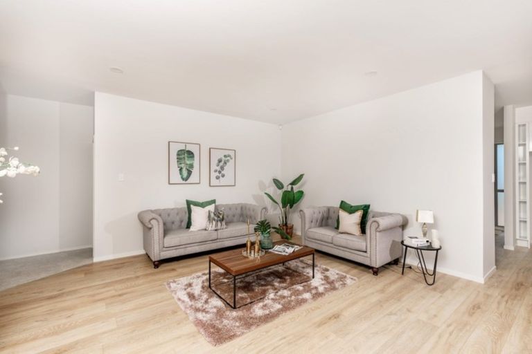 Photo of property in 8 Moemoea Avenue, Kumeu, 0810