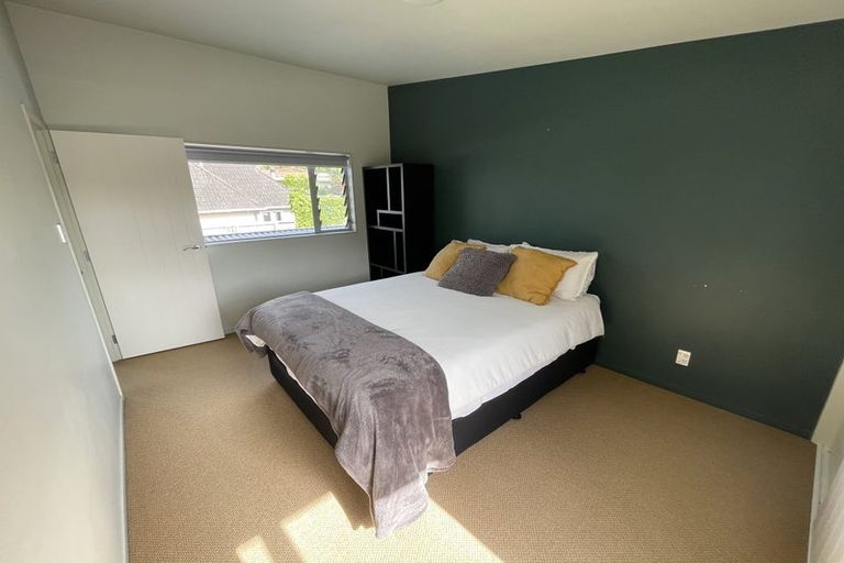 Photo of property in 12a Sandown Road, Rothesay Bay, Auckland, 0630