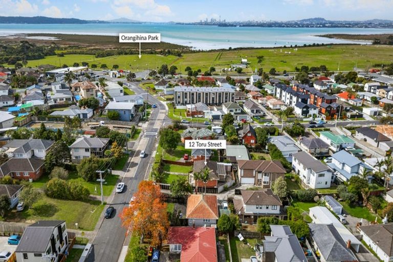 Photo of property in 12 Toru Street, Te Atatu Peninsula, Auckland, 0610