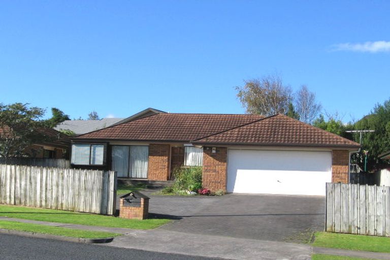 Photo of property in 2/18 Meadowland Drive, Somerville, Auckland, 2014