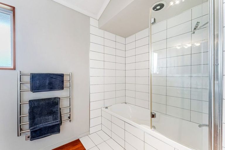 Photo of property in 33 Totara Road, Stanmore Bay, Whangaparaoa, 0932