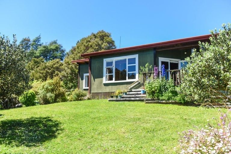 Photo of property in 30 Rangihaeata Road, Rangihaeata, Takaka, 7182