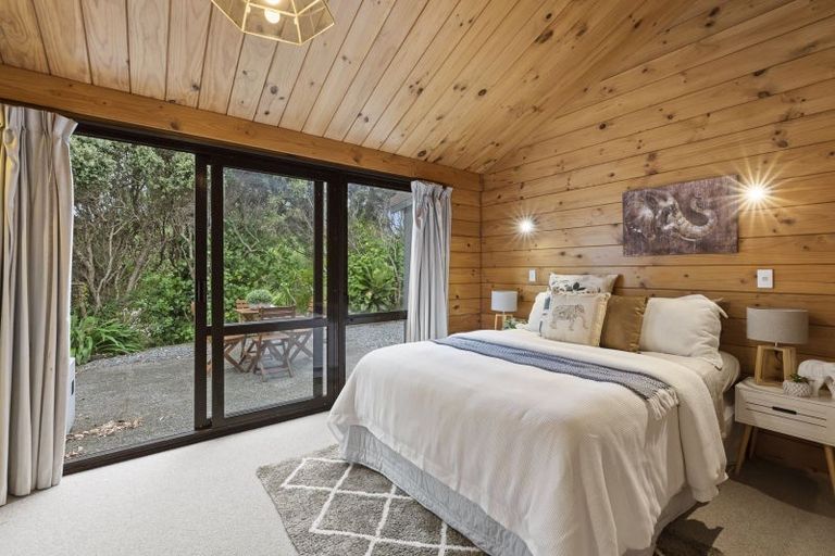 Photo of property in 2 Flaxmere Street, Waikanae Beach, Waikanae, 5036