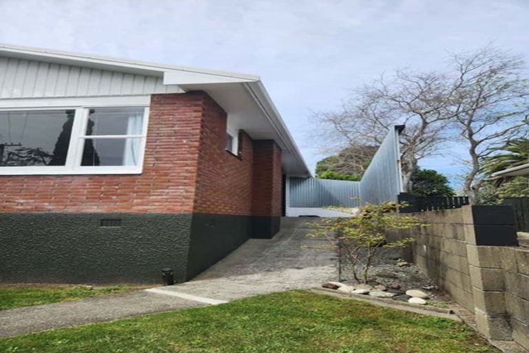 Photo of property in 6 Gray Avenue, Paraparaumu Beach, Paraparaumu, 5032