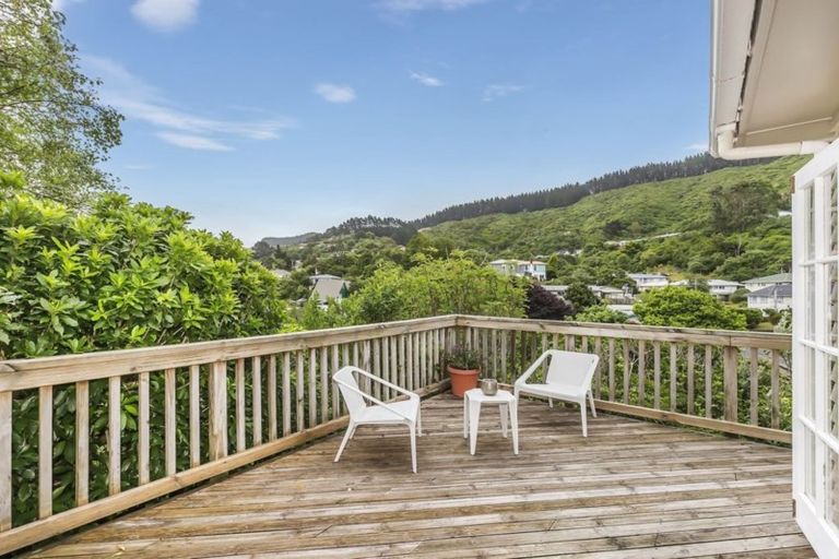 Photo of property in 31 Olivia Crescent, Tawa, Wellington, 5028