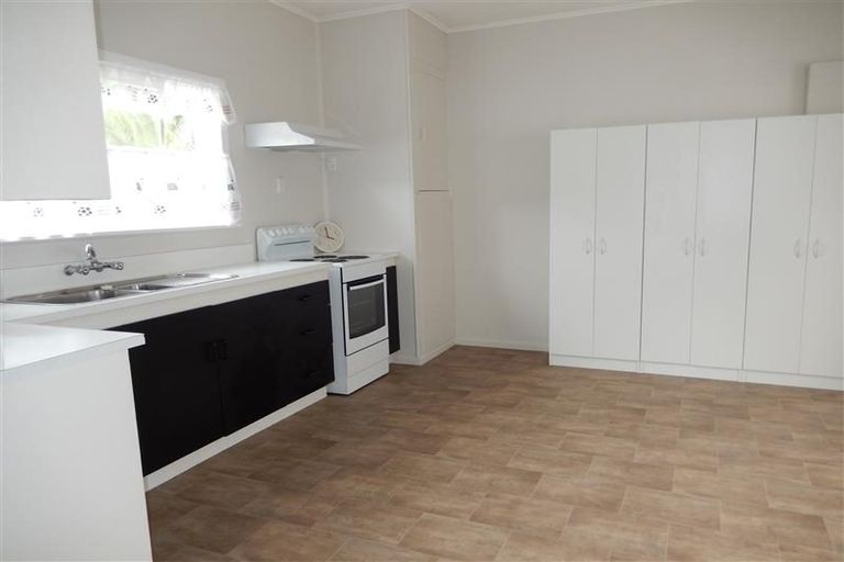 Photo of property in 278 Boord Crescent, Kumeu, 0891