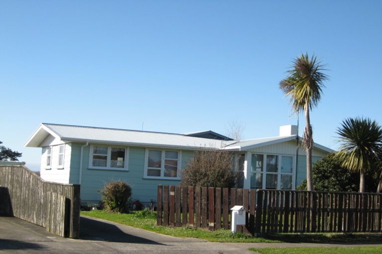 Photo of property in 13 Fergusson Street, Marton, 4710