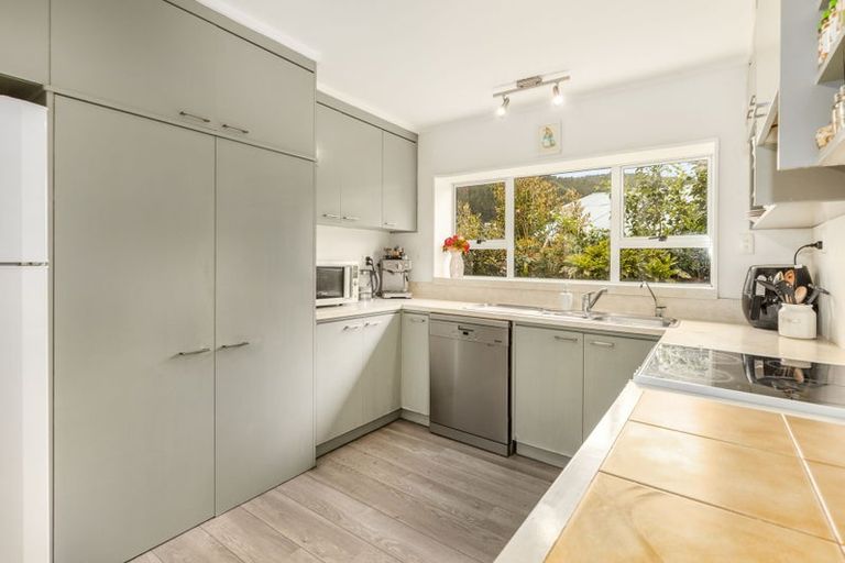 Photo of property in 5 Redwood Close, Paraparaumu, 5032