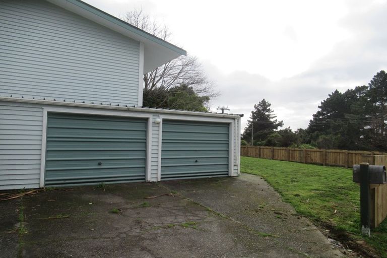 Photo of property in 2 Avro Road, Blue Mountains, Upper Hutt, 5371