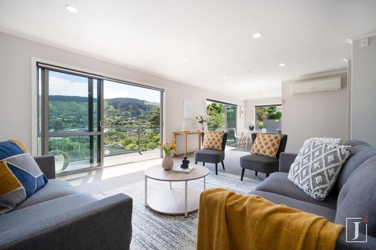 Photo of property in 19 Court Road, Tawa, Wellington, 5028