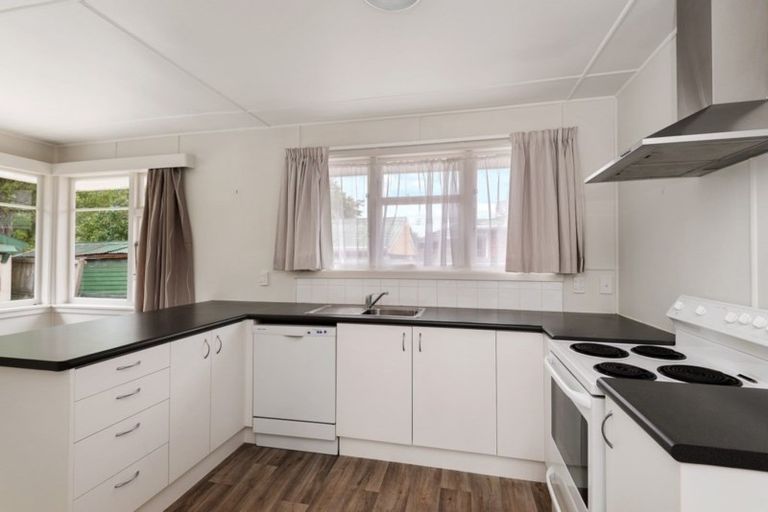 Photo of property in 11 Barclay Place, Burwood, Christchurch, 8061