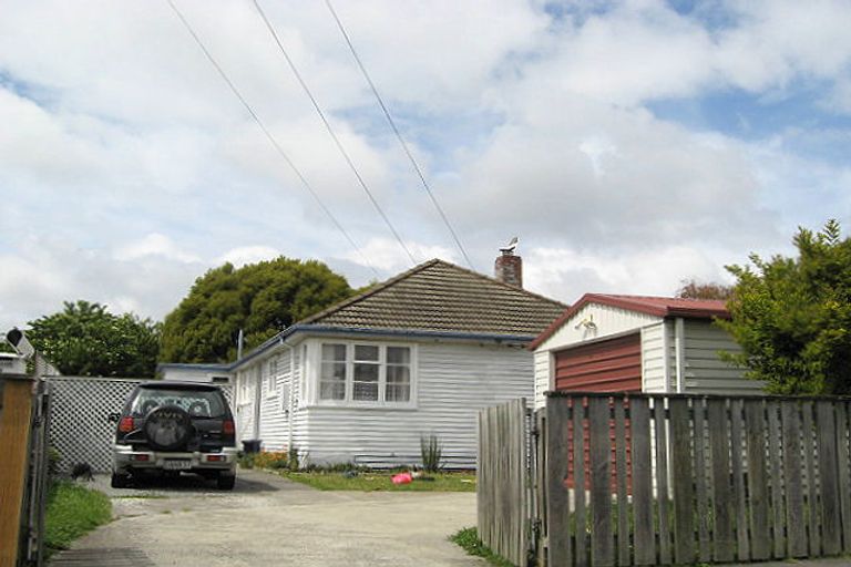 Photo of property in 12 Hollyford Avenue, Bryndwr, Christchurch, 8053