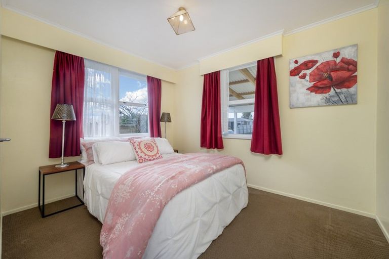 Photo of property in 90 Edgewater Drive, Pakuranga, Auckland, 2010