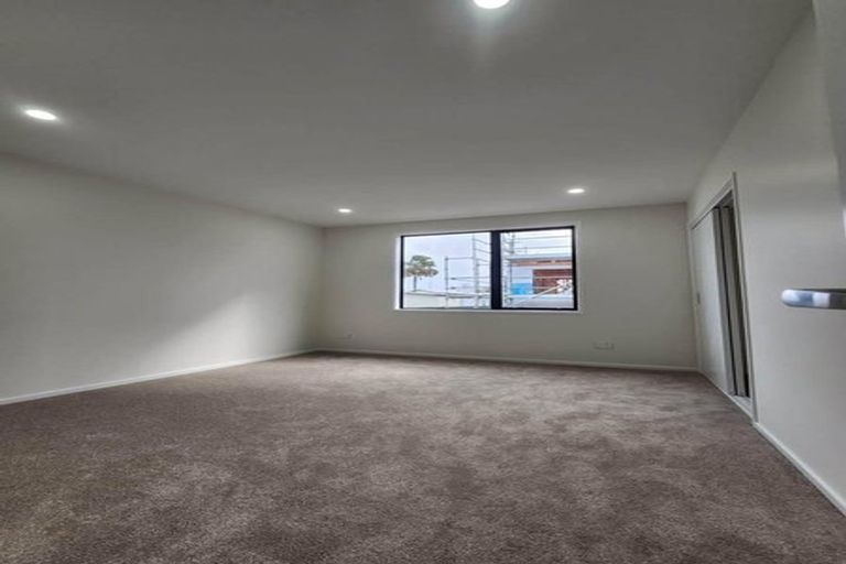 Photo of property in 11c Rountree Place, Conifer Grove, Takanini, 2112