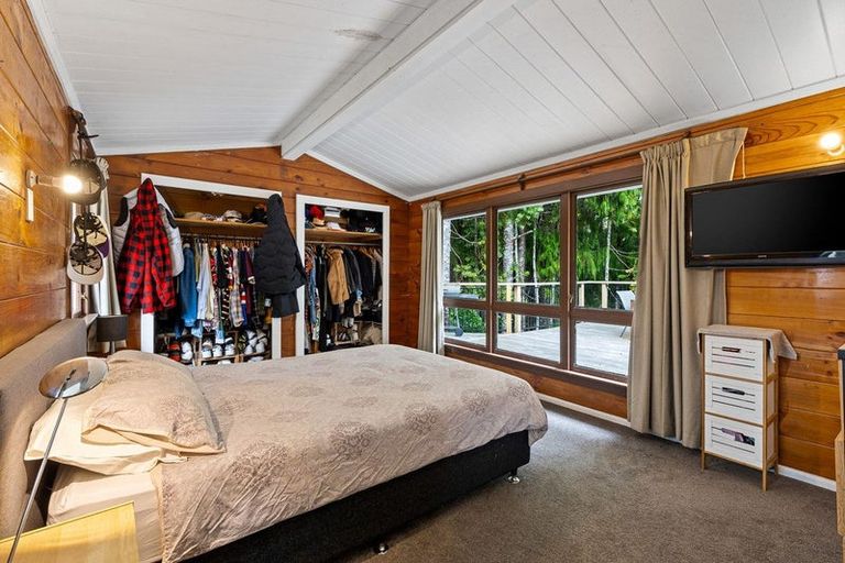 Photo of property in 130 Opanuku Road, Henderson Valley, Auckland, 0612