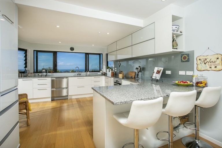 Photo of property in 128 Arran Road, Browns Bay, Auckland, 0630