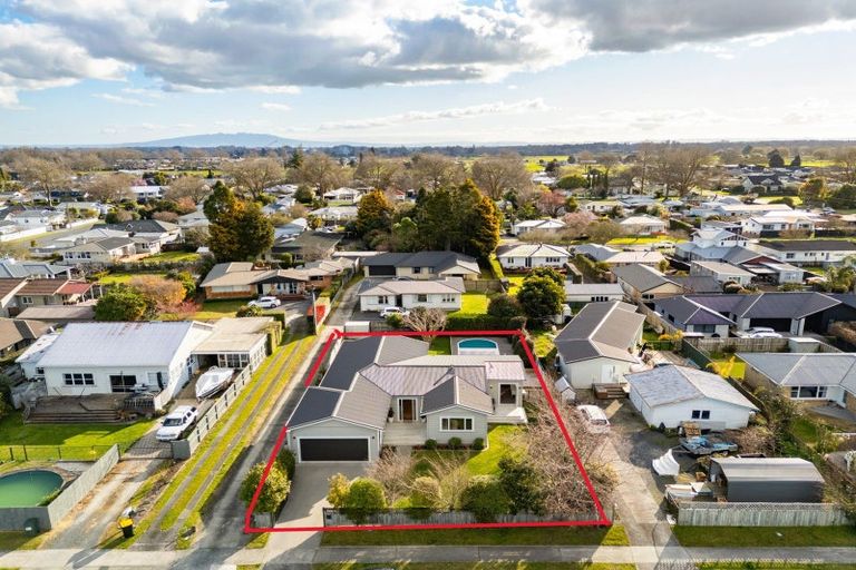 Photo of property in 82 Grey Street, Cambridge, 3434