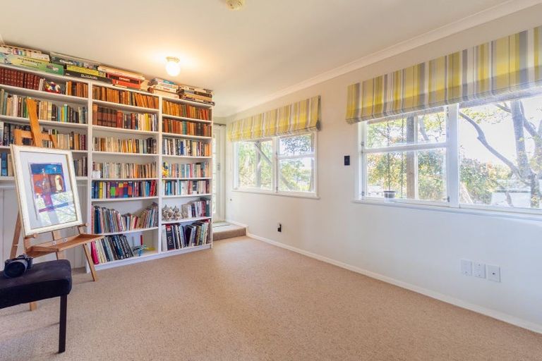 Photo of property in 48 Tiromoana Road, Raumati South, Paraparaumu, 5032
