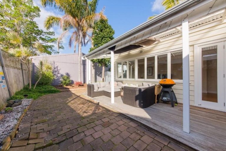 Photo of property in 24 Anne Street, Devonport, Auckland, 0624