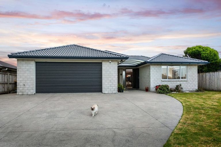 Photo of property in 15 Reel Road, Athenree, Waihi Beach, 3611