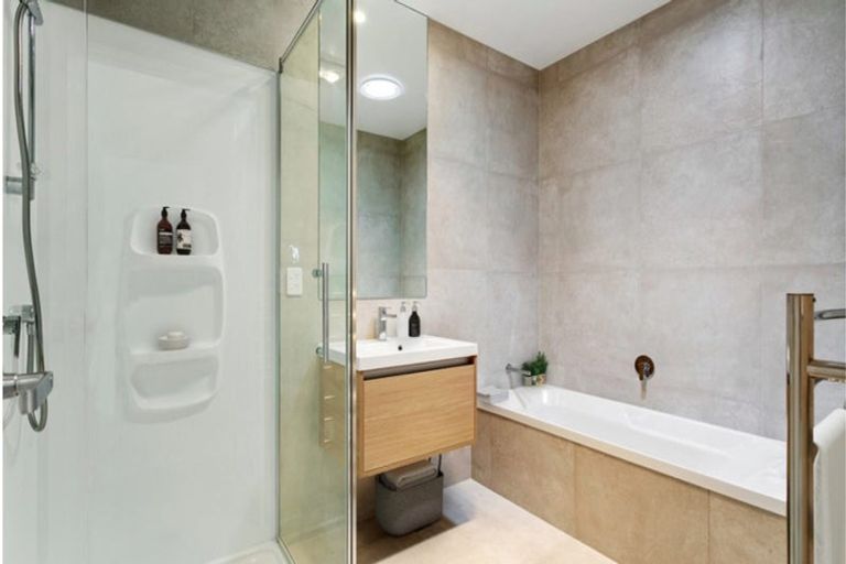 Photo of property in 32 Port Way, Rosehill, Papakura, 2113