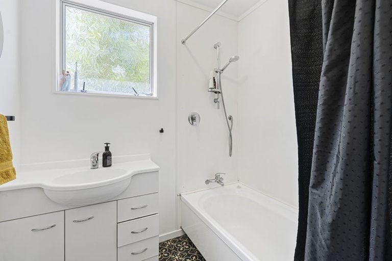 Photo of property in 1138 South Road, Oakura, 4314