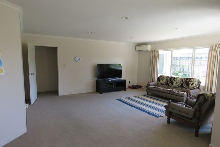 Photo of property in 8a Sandspit Road, Waiuku, 2123
