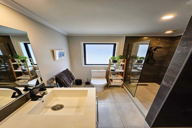 Photo of property in 8 Whakato Avenue, Kumeu, 0810