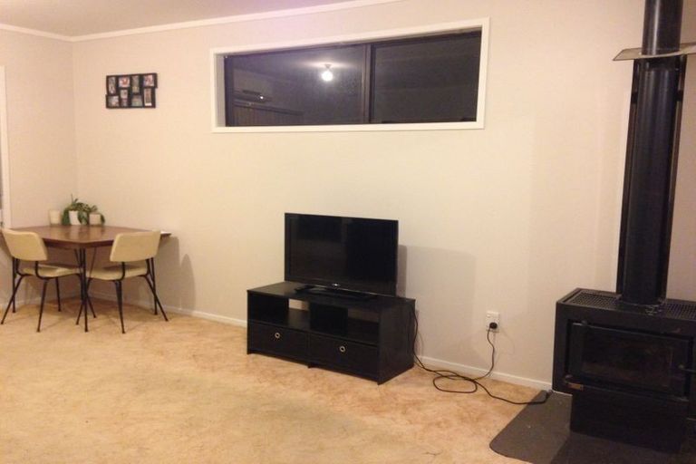 Photo of property in 1/78 Bentley Avenue, Glenfield, Auckland, 0629