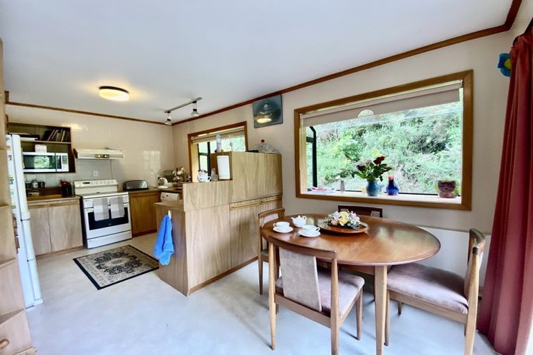 Photo of property in 100 Chester Road, Tawa, Wellington, 5028