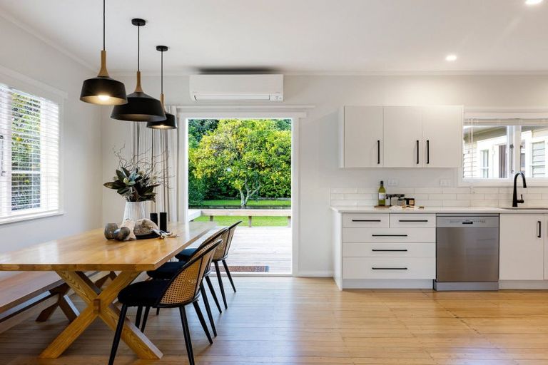 Photo of property in 8 Saint Winifreds Avenue, Hamilton East, Hamilton, 3216