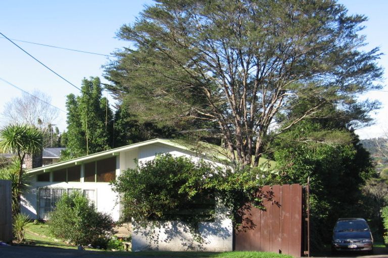 Photo of property in 128 Glengarry Road, Glen Eden, Auckland, 0602