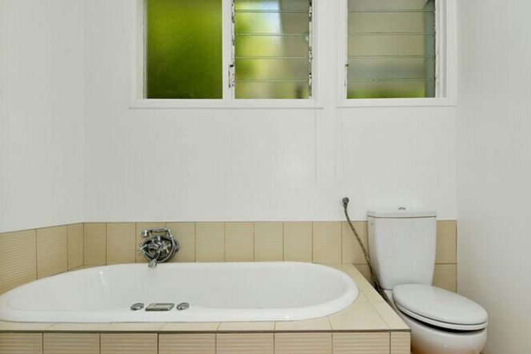 Photo of property in 50 Heathcote Road, Castor Bay, Auckland, 0620