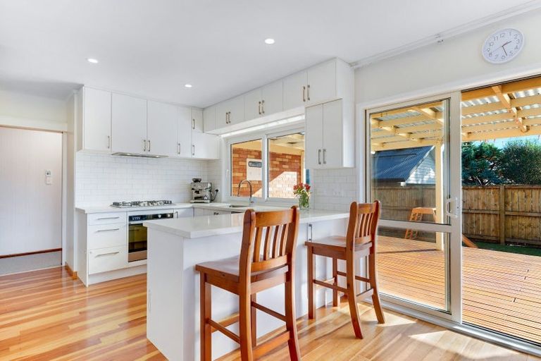 Photo of property in 28 Sandspit Road, Waiuku, 2123