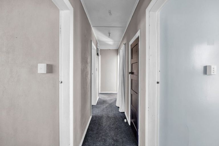 Photo of property in 2 Waihi Road, Hawera, 4610