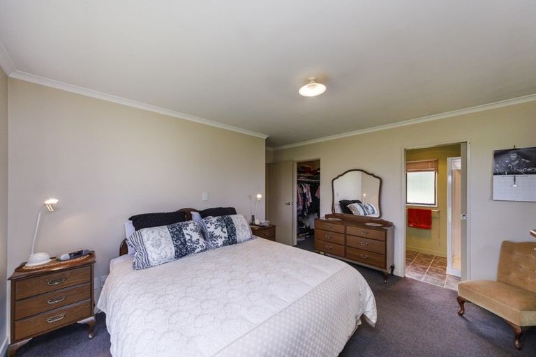 Photo of property in 689 Makerua Road, Tokomaru, Palmerston North, 4474