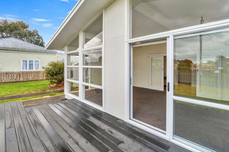 Photo of property in 5 Oturi Road, Waverley, 4510