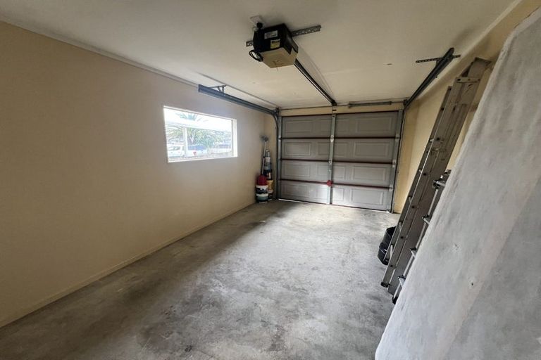 Photo of property in 37b Walton Street, Red Beach, 0932