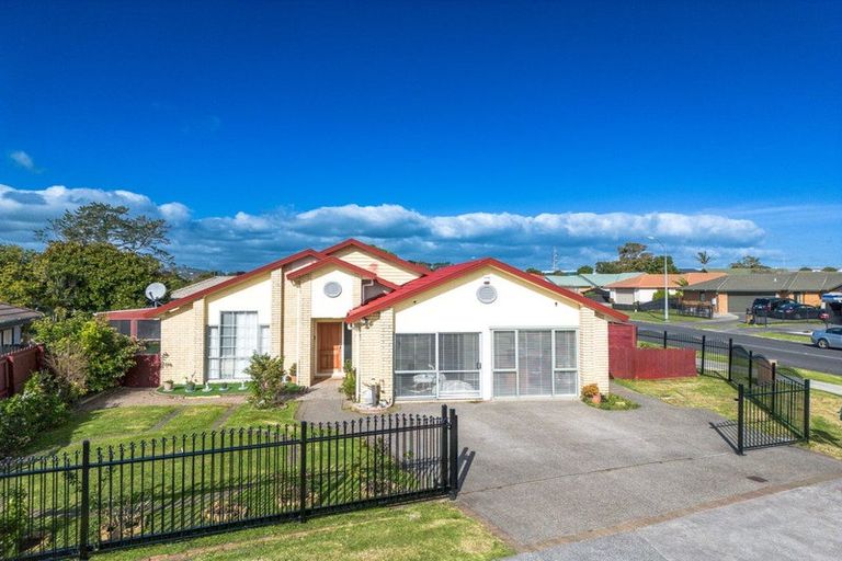 Photo of property in 55 Burswood Drive, Burswood, Auckland, 2013