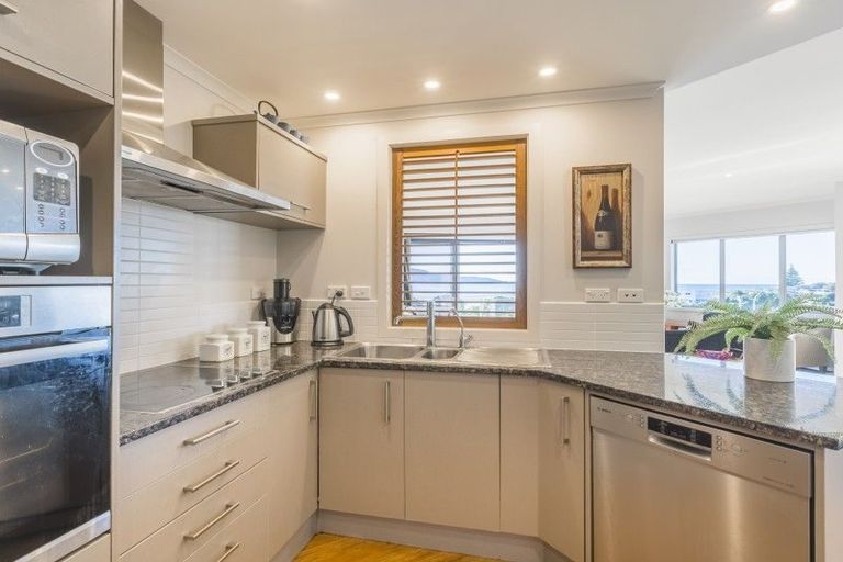 Photo of property in 31/4u Seaview Road, Paraparaumu Beach, Paraparaumu, 5032