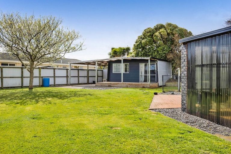 Photo of property in 52 Murray Avenue, Hawera, 4610
